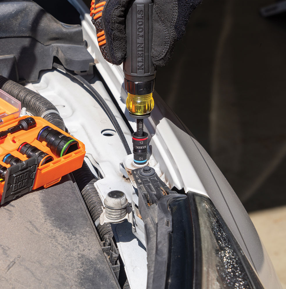 65242 Flip-16 KNECT™ Ratcheting Impact Flip Socket Screwdriver Set