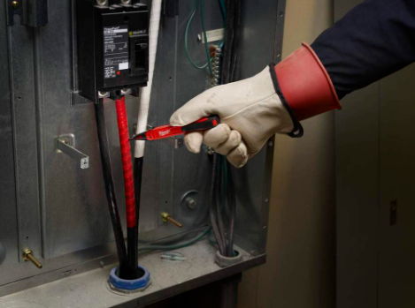 Milwaukee Voltage Detector with LED Light