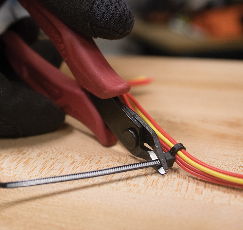 D275-5 Diagonal Cutting Pliers, Flush Cutter, Lightweight, 5-Inch