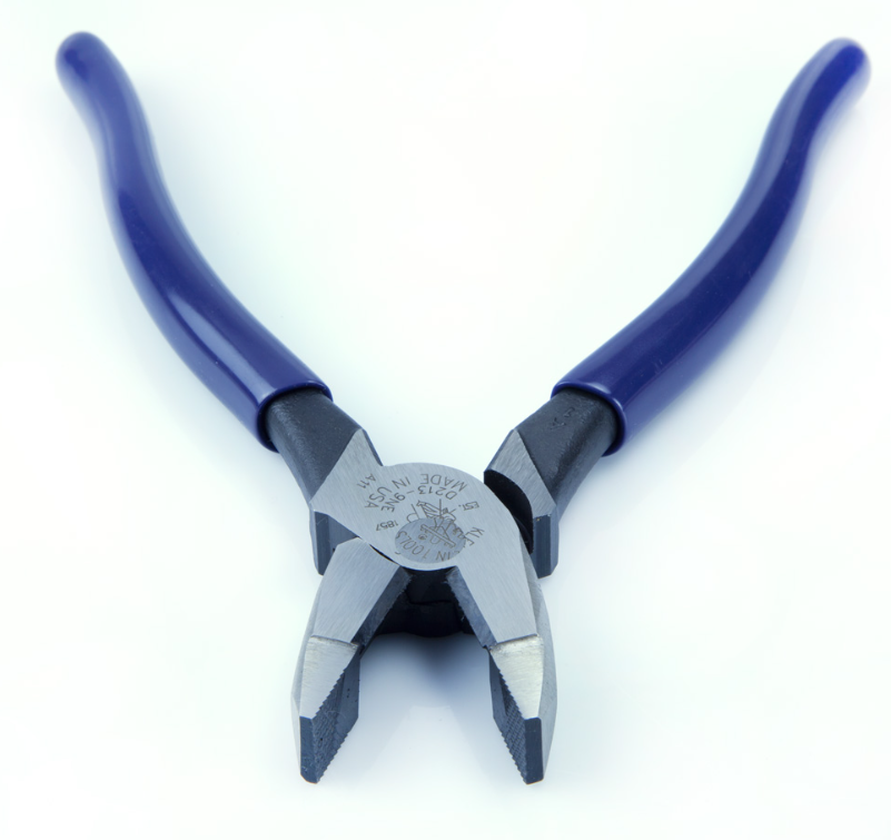 D213-9NE Lineman's Pliers, New England Nose, 9-Inch